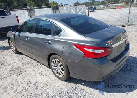 2018 Nissan Altima 2.5 S z USA, uszkodzony, nr VIN 1N4AL3AP8JC119655
